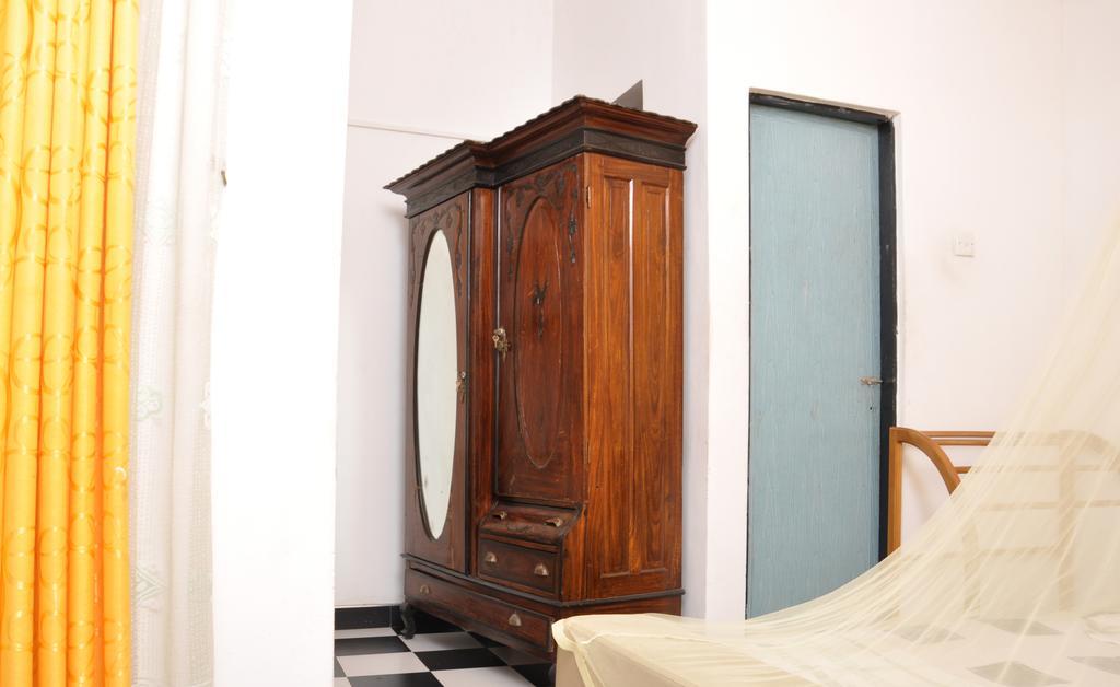 Marshal Beach Guesthouse Негомбо Номер фото