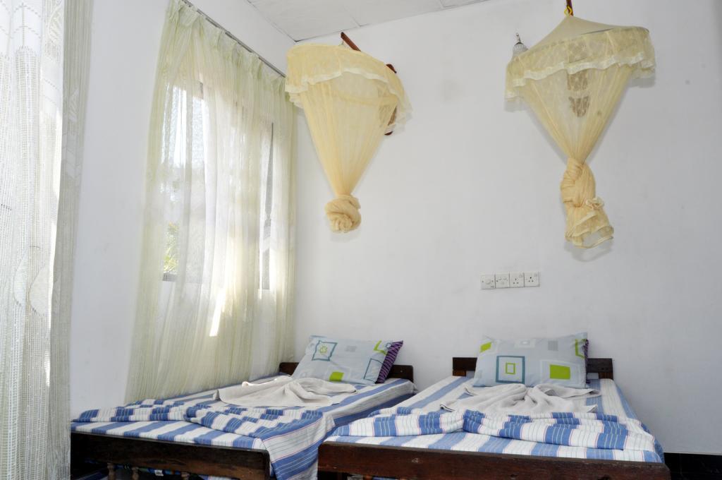 Marshal Beach Guesthouse Негомбо Номер фото