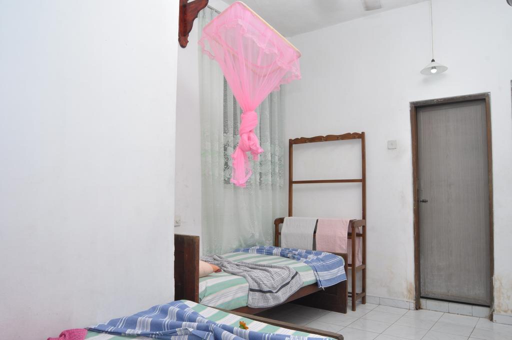 Marshal Beach Guesthouse Негомбо Номер фото